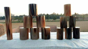 Rouleau de corne de buffle noir et blanc naturel, écologique, fait à la main pour les manches de couteaux à tampon, fabriqué en Inde par Saniya Handicraft - Product Image 3