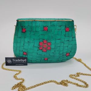 Pochette en métal de créateur pour femmes Sac à main élégant fait à la main avec des sangles de chaînes de perles et des fleurs Sangle amovible étanche-Tradebyd - Product Image 4