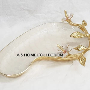 Bol de service élégant en métal de conception de fleur bol de stockage de fantaisie fait à la main d'excellente qualité pour des restaurants d'hôtel couleur d'émail - Product Image 1