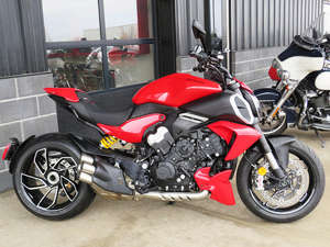 Motocicleta Diavel V4 Roja 2024 - Product Image 4