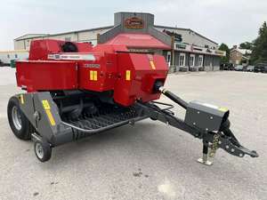 Massey Ferguson 1842S Petite presse à balles carrée pour la récolte de céréales, de maïs, de blé, de riz, d'arachides et de pommes de terre avec composant moteur principal - Product Image 3