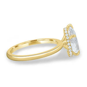 Lujosos Anillos de Compromiso de oro macizo de 18 quilates con 5 garras ocultas de Halo solitario para mujer, adornados con diamantes cultivados en laboratorio de corte de pera - Product Image 3