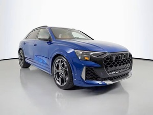 (W&T) PROMO Véhicule d'occasion Audi RS Q8 Performance 4 portes SUV AWD (4.0L 8 cylindres Turbo Hybride Léger Essence/Électrique 8A) SUV VOITURE D'OCCASION - Product Image 5