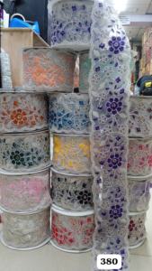 Rouleaux de dentelle de broderie fraîche de la saison sur mesure pour les projets créatifs. Idéal pour les chemins de table de sacs de mode Festival - Product Image 5