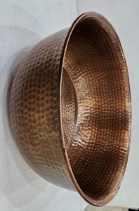 Tazón de spa de cobre artesanal de 45x45x17 cm con acabado martillado de doble tono Producto de belleza y cuidado personal - Product Image 1