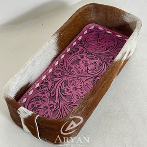 Plateau en cuir de vachette artisanal de luxe 2025, style occidental, organisateur décoratif, rangement, cadeau pour la maison ou le bureau - Product Image 1