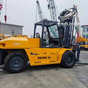 Chariot élévateur Komatsu FD200-8 6 tonnes, chariot élévateur d'occasion, Japon, 16 tonnes, moteur Isuzu, machine d'occasion, chariot élévateur à essence - Product Image 2