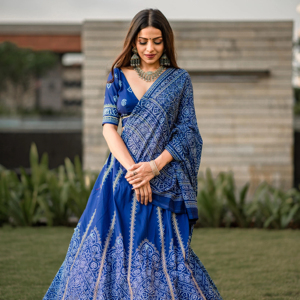 Elégant Vaishali Soie Imprimé Lehenga Avec Gota Patti Travail Glands Peut Peut Blouse Dupatta Ensemble Pour Mariage Et Tenue De Fête - Product Image 1