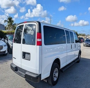 ระบบขับเคลื่อนล้อหลังความเร็ว8สปีด2022 Chevrolet Express LS 3500ขับเคลื่อนล้อหลัง - Product Image 3