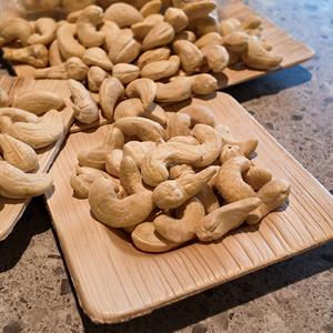 Noix de cajou d'Afrique de qualité supérieure W240, entières, blanches, 100% naturelles et fraîches, pour la vente en gros, avec approvisionnement en vrac directement de l'usine - Product Image 1