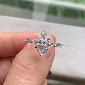 Bague solitaire en diamant Moissanite Art Deco 3.04 Total Carat Marquise Cut avec halo caché et tête pavée sur demi-bande d'éternité - Product Image 1