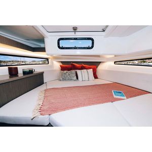 Barco Jeanneau Merry Fisher 895 Serie Sport 2026 con Eslabón de 2.99m y Casco de GRP - Product Image 6