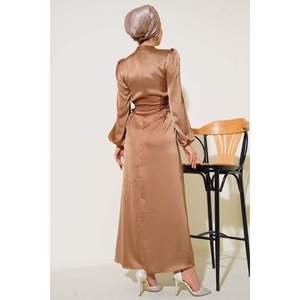 Robe en satin avec détail corde sur le côté, Tan - Product Image 2