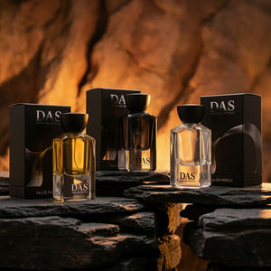 Koleksi Botol Parfum Persegi 50ml dari Kaca Industri Berkualitas Grosir dengan Tutup Kayu untuk Pemilik Merek Profesional - Product Image 1