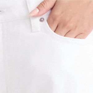 Vente en gros de shorts en jean blancs pour femmes, style détresse, shorts d'été 100% coton de haute qualité pour femmes - Product Image 6