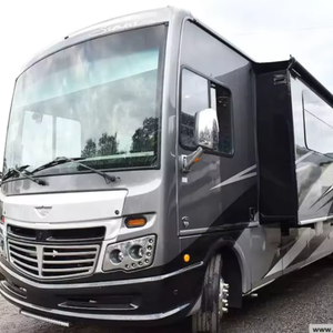 Autocaravana de Lujo Fleetwood Southwind Clase A para 4-6 Pasajeros, Emisión Euro 5, Interior Espacioso - Product Image 2
