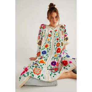 Gitana Boho de las mujeres ropa bordado cuello redondo de la longitud de la rodilla vestidos de señora de las mujeres vestido bordado elegante