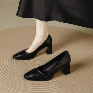 Escarpins élégants en daim à talons hauts pour femmes, bout carré, talons aiguilles, parfaits pour les mariages, les fêtes et le bureau. - Product Image 2