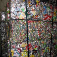 Déchets d'aluminium UBC, blocs de 25 kg de canettes de boissons usagées, exportés vers la Malaisie, la Thaïlande, l'Inde, Dubaï, la Corée du Sud et la Chine