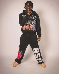 Chándal de 2 piezas con estampado gráfico de diamantes de imitación personalizado para hombre, conjunto de pantalón de chándal acampanado de color personalizado con capucha y cremallera y Jogger para hombre - Product Image 2