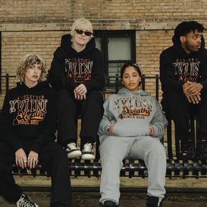 เสื้อยืดผู้ชายเนื้อผ้าฝ้าย100% 600 GSM เสื้อครอปของผู้ชายเสื้อครอปทรงหลวมโอเวอร์ไซส์ผ้าเฟรนช์เทอร์รี่ - Product Image 3