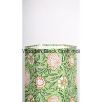 Poubelle en carton à imprimé floral artisanal DIY utilisant un tissu 100% coton pour décorer la table de bureau et les portes de bureau