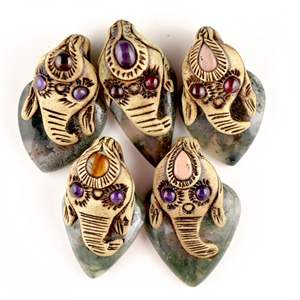 Collar con Colgante de Arcilla Polimérica Multicolor con Gemas, Diseño Clásico Hindú, Cristal de Cuarzo Curativo, Cabujón, Hecho a Mano, Étnico - Product Image 1