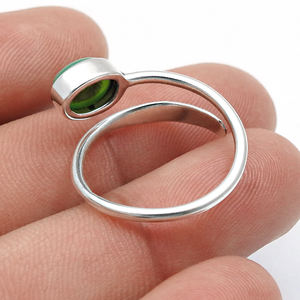 แหวนแต่งงานสีเงินแท้92.5พร้อมพลอยคริสโซเพรสทรงหลังเบี้ยสีเขียวธรรมชาติเหมาะสำหรับงานแต่งงานและของขวัญครบรอบ - Product Image 4