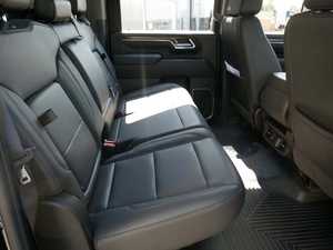 Chevrolet Silverado 3500HD LT 2024, Cabina Doble, Tracción en las Cuatro Ruedas, Volante a la Izquierda, Diésel, Automático, Interior Oscuro, Asientos de Cuero, Control de Crucero Adaptativo - Product Image 4