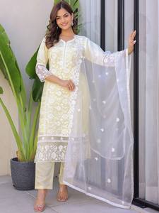 Crema Floral Bordado Regular Puro Seda Kurta Con Pantalón Con Dupatta - Product Image 6