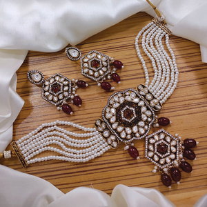 Collar de Gargantilla chapado en oro de estilo antiguo con piedras y cuentas de Pota, perfecto para trajes étnicos y tradicionales - Product Image 2