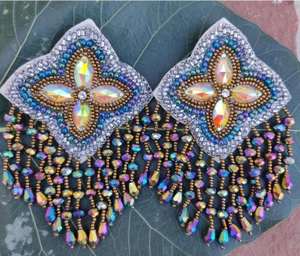 Boucles d'oreilles brodées à la mode, boucles d'oreilles multi-perles personnalisées, bijoux de fête pour femmes au meilleur prix, boucles d'oreilles à perles - Product Image 2