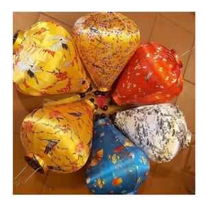 Linterna de seda de lujo: decoración exquisita y brillante para eventos, patios e interiores bohemios, hecha a mano con tela de seda de primera calidad - Product Image 1