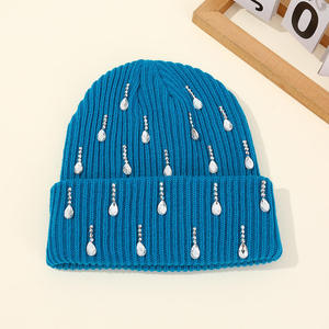 Gorro de punto Y2K Hip Hop de alta calidad, gorro de invierno cálido para esquí, gorro con diamantes de imitación, logotipo personalizado, gorros brillantes con gotas de agua y diamantes de imitación - Product Image 5