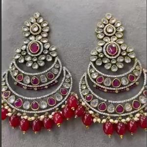 Pendientes de moissanita con acabado Dorado de la mejor calidad de diseñador con ropa tradicional para fiesta, colección de ropa de boda para mujer - Product Image 1