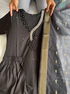 Evergreen Design Couleur incroyable Pantalon Kuri en soie romaine de qualité supérieure et Dupatta avec travail manuel Exportateur et approvisionnement indiens - Product Image 2