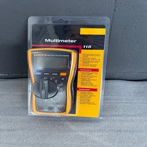 มัลติมิเตอร์ดิจิตอล Fluke 115 True RMS รุ่นขายดี พร้อมสายวัด บรรจุกล่อง CAT III 600V - Product Image 1