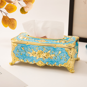 Porte-mouchoirs en métal de style vintage avec une couleur vert clair, un imprimé rose, un script et des accents de libellule, aux prix de gros. - Product Image 6