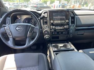 รถ4WD ลูกเรือ Nissan Titan SV 2024สีเขียว (สภาพก่อนเป็นเจ้าของ-ยอดเยี่ยม) พร้อมระบบนำทางแพคเกจเริ่มต้นระยะไกล - Product Image 5