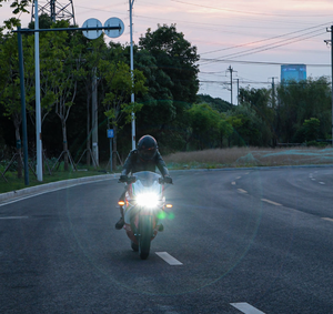 Moto électrique 72V 8000W 120Ah, longue portée, vitesse de course de 120 km/h, sport pour adultes - Product Image 4