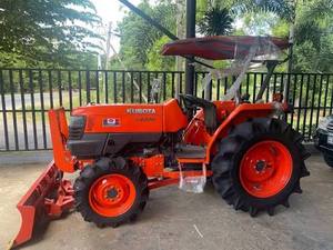 Tractor Agrícola Kubota L3408 Nuevo y Usado con Tracción en las 4 Ruedas para Huertos, Plantaciones y Operaciones Agrícolas Generales - Product Image 2