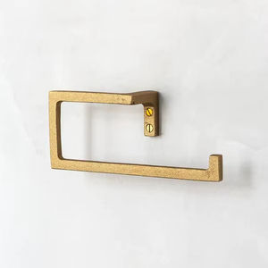 Porte-papier hygiénique en fer robuste avec appel rustique le rendant idéal pour les fermes et les maisons traditionnelles - Product Image 1