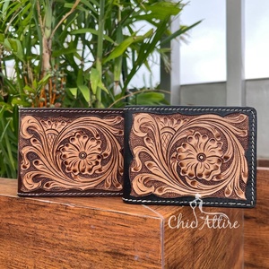 กระเป๋าสตางค์ผู้ชายหนังแท้ลายดอกไม้ทำด้วยมือสไตล์หรูหราพร้อมที่ใส่บัตรและเงินสด - Product Image 1