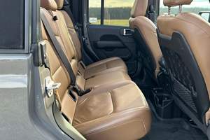 JEEP GLADIATOR RUBICON ANVIL 6X6 2022 USADO, Volante a la Izquierda/Derecha - Product Image 2