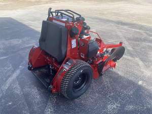 Robot tondeuse télécommandé 12HP 15HP à moteur diesel 800mm 1000mm 1200mm pour pelouses et forêts - Product Image 6