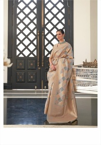 Beautiful <b>Organza</b> Hand-loom Weaving Sari - Product Image 3