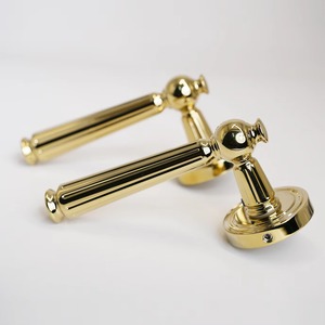 Poignée de luxe en or pour portes avec un design minimaliste Poignée élégante pour la maison Bureau Chambre Intérieur Porte en bois Utilisation du matériel - Product Image 4