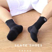 Vente en gros de chaussettes de sport respirantes Elite Crew Running Quick Dry Chaussettes de sport pour jeunes, tennis et basket-ball avec coussin
