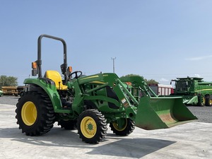 Tractor de Ruedas John Deere 4052M de Primera Calidad, Automático, 42HP, 4WD, con Bomba, Motor, Caja de Cambios, Multifuncional para Uso Agrícola - Product Image 2