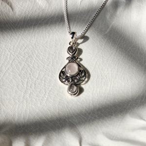 Colgante de plata de cuarzo rosa oxidado con estilo, el mejor regalo de Navidad religioso, piedras preciosas en oro y colgantes de plata esterlina - Product Image 4